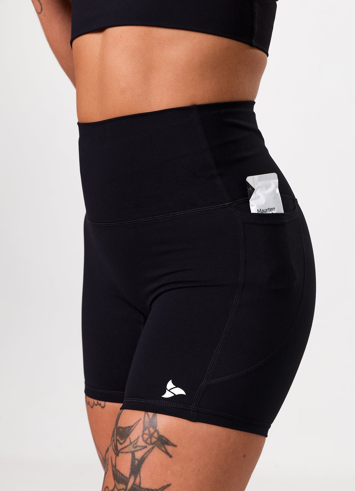 ROXI 6" Shorts BLACK EDITION