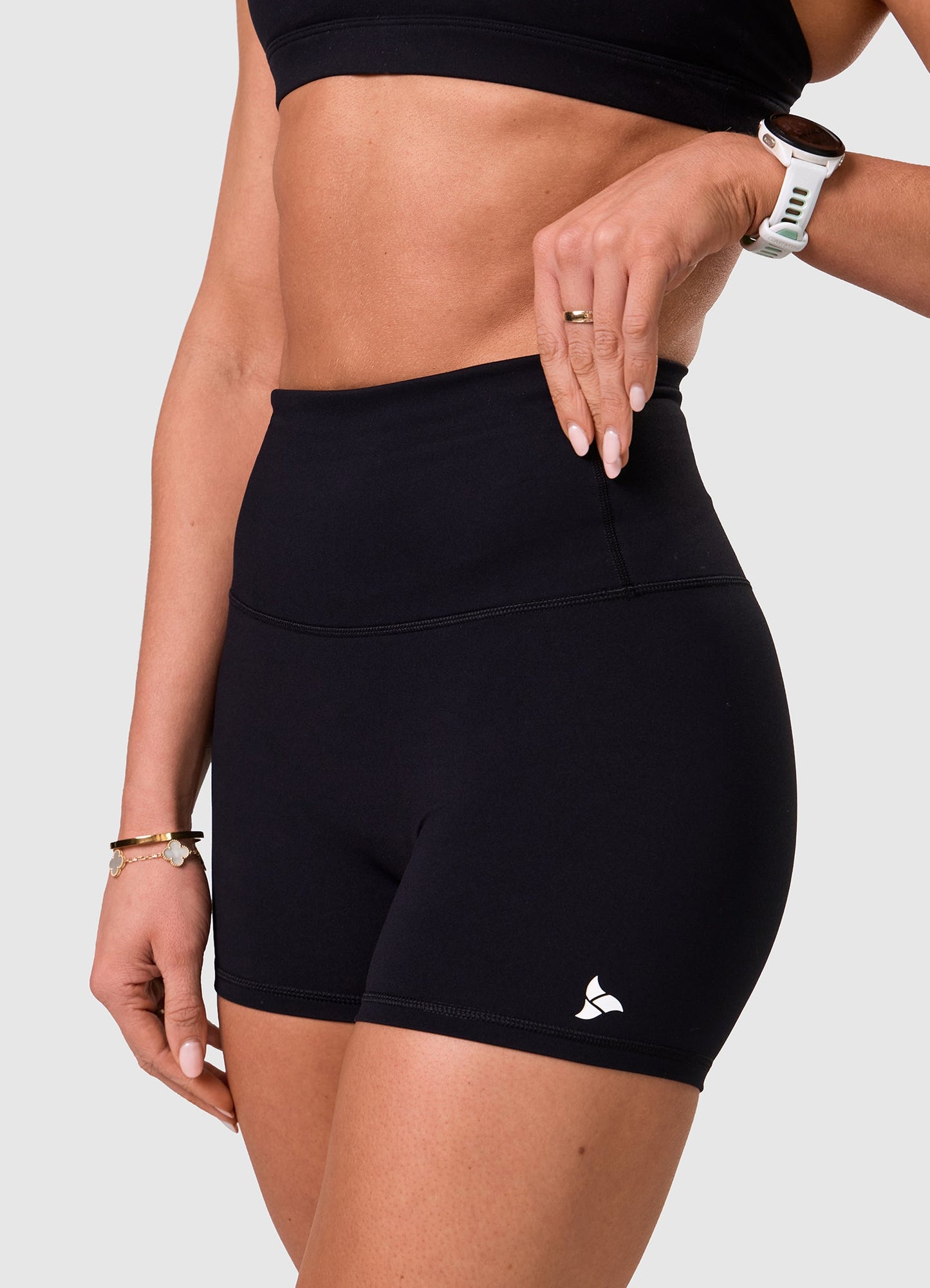ROXI 4" Shorts BLACK EDITION